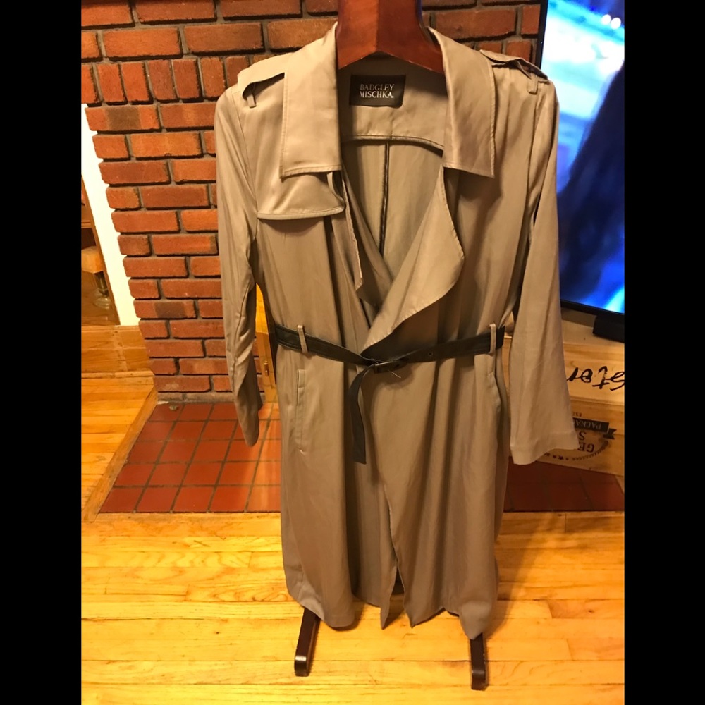 Badgley Mishka trench size XL never used